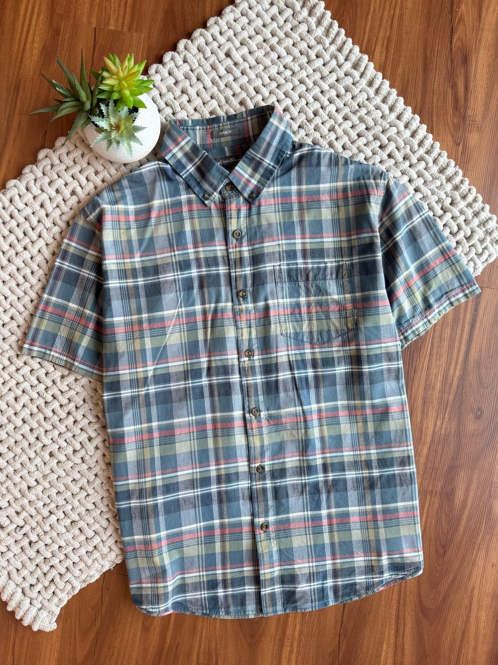 Eddie Bauer | Men’s Kingston Classic Fit S.Sleeve Shirt Blue/Green Plaid | Large